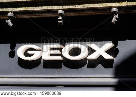 Biarritz , Aquitaine  France - 08 08 2022 : Geox Sign Text Store And Brand Shop Logo Of Italian Shoe