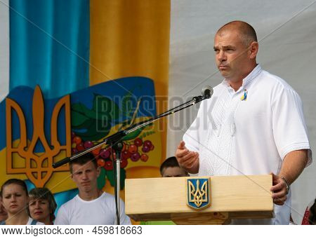 Lutsk, Volyn / Ukraine - August 24 2012: People's Deputy Of Ukraine Ihor Palytsia Delivers A Speech 