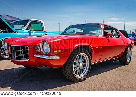 Lebanon, Tn - May 13, 2022: Low Perspective Front Corner View Of A 1971 Chevrolet Camaro Rs Hardtop 