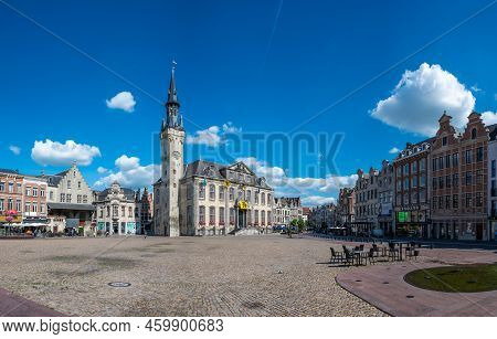 Lier, Antwerp Province, Belgium - 07 08 2022 - Panoramic View Of The Historical Old Market Square Ag