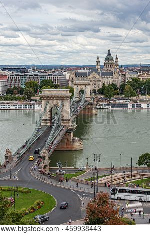 Budapest, Hungary - September 18, 2016: The Chain Bridge Szechenyi Lanchid In Budapest. Budapest Hun