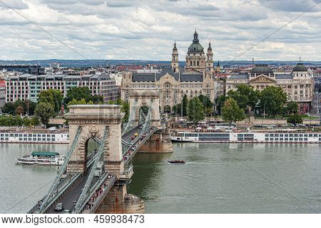 Budapest, Hungary - September 18, 2016: The Chain Bridge Szechenyi Lanchid In Budapest. Budapest Hun