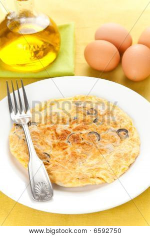 Grzyby oliwki i omlet z ziemniakami