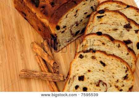Uvetta cannella pane