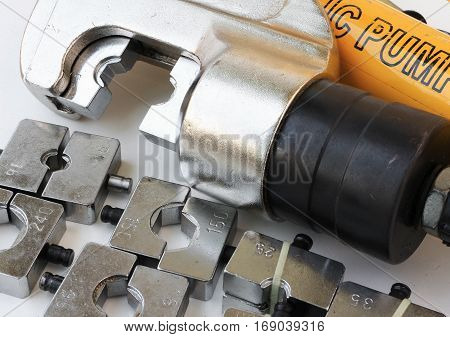 Hydraulic Cable Crimping Tool Set with Yellow Hydraulic Pump