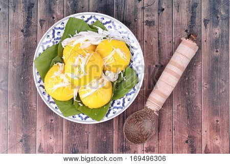 Toddy Palm Cake Topped Roll Coconut .