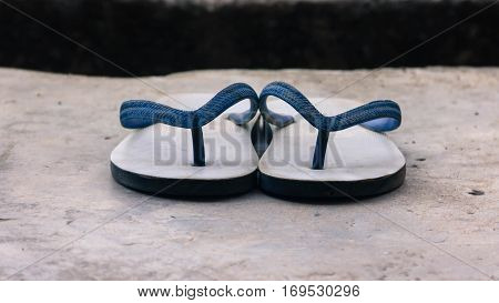 Slippers put couple the two sides of a couple who are in love with someone I love Valentine's Day.