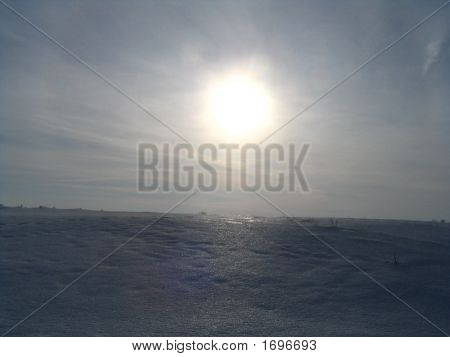 Aurinko ja lumi Filds