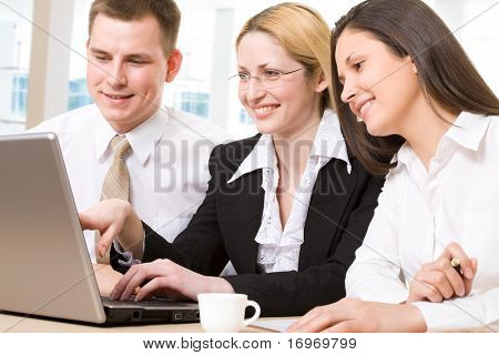 Business team kokouksessa