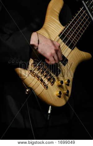 Бас-гитара