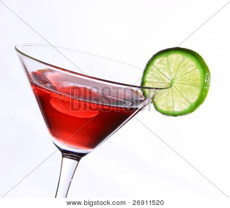 cocktail con calce sul bianco rosso