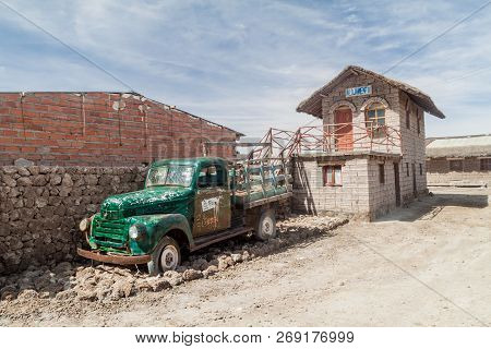 Colchani, Bolivia - April 17, 2015: Old Rusty Truck In Colchani Village At The Edge Of Salar De Uyun