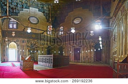 Cairo, Egypt - December 21, 2017: The Scenic Interior Of Sultan Hassan Mosque-madrasa With Colorful 
