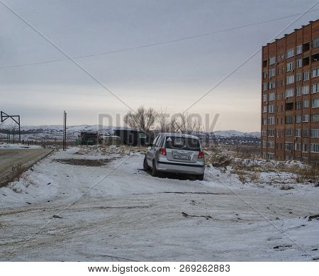 Kazakhstan, Ust-kamenogorsk, November 16, 2018: Cars Parked In The Courtyard Of A Residential Buildi