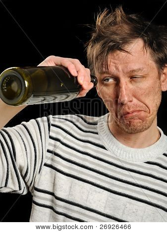 alkoholiske på sort baggrund