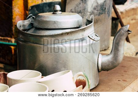 Varanasi India November 10, 2018 View Of A Tea Pot And Glasses Of A Unknown People Selling Chai In A