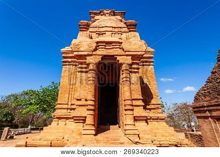 Poshanu Or Po Sahu Inu Tower Or Pho Cham Tower Is A Group Of Relics Of The Cham Towers In The Old Ki
