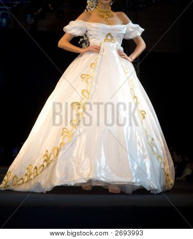 Mode-Model op het Podium van Fashion Show