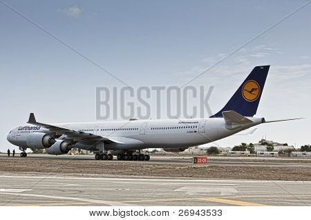 Lufthansa Airbus A340 D-aiho