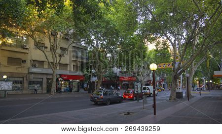 Ciudad De Mendoza, Mendoza / Argentina, February 12 2014: Daily Activity In A Street In Downtown Of 