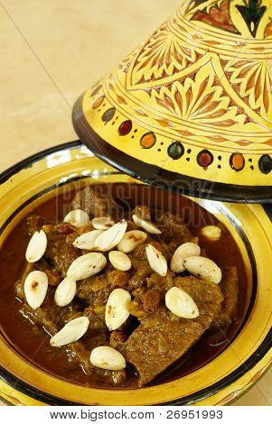 Mrouzia - Tagine marroquí con pasas, almendras y miel