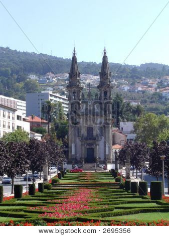 教会在 Guimaraes