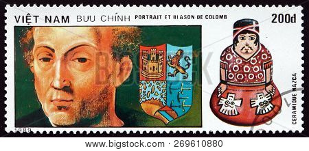Vietnam - Circa 1990: A Stamp Printed In Vietnam Shows Portrait And Arms Of Columbus, Discovery Of A