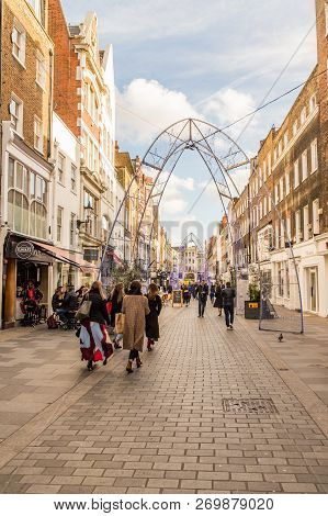 London. November 2018. A View Of South Molton Street In Mayfair In London