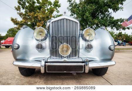 Westlake, Texas - October 20, 2018: Front View Of A Silver 1952 Bentley R Type Saloon Classic Car.