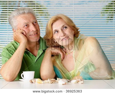 Casal de velhos legal no resort