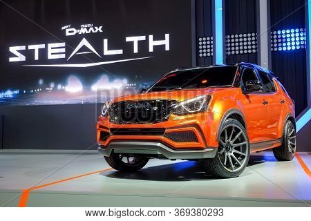Nonthaburi-thailand 28 Nov 2018: Isuzu Mu-x The Iconic On Display At The 35th Thailand International