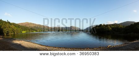 Grasmere ved daggry i Lake District