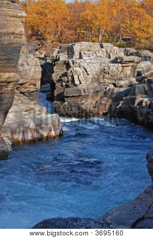 Fiume di autunno