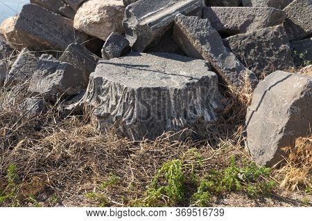 Remains Of Columns In Ruins Of The Greek - Roman City Of The 3rd Century Bc - The 8th Century Ad Hip