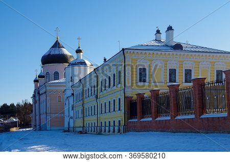 Village Novyy Byt, Chekhov District, Russia - November, 2018: The Monastery Of The Ascension Of Davi