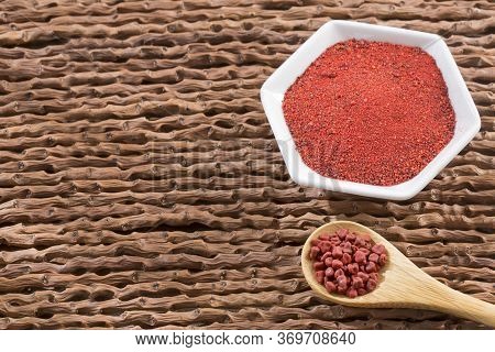 Annatto Seeds And Powder - Bixa Orellana