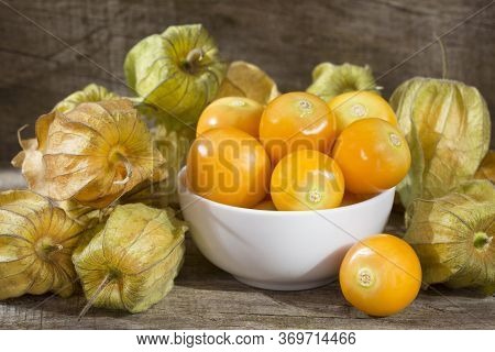 Golden Berry, Tropical Fruit Uchuva. Top View - Physalis Peruviana