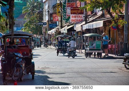 Siem Reap, Cambodia 12.28.2020: Cityscape Pictures Of The Streets Of Siem Reap Historical City In Ca