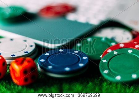 Internet Gambling Services. Betting On The Internet And Winning Money With Games Of Chance.