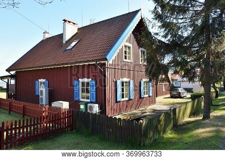 Traditional Fishermans House In Preila, Lithuania. Preila Is A Resort Town In Lithuania. Located On 