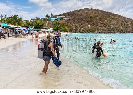 Coki Point, St. Thomas, U.s. V. Islands (usvi) - April 30, 2019: Scuba Divers On The Tropical Coki P