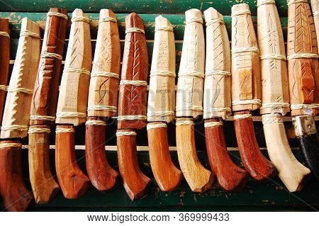 Bohol, Ph - Sept 1 - Knife On Wooden Case Display On September 1, 2015 In Loay, Bohol, Philippines
