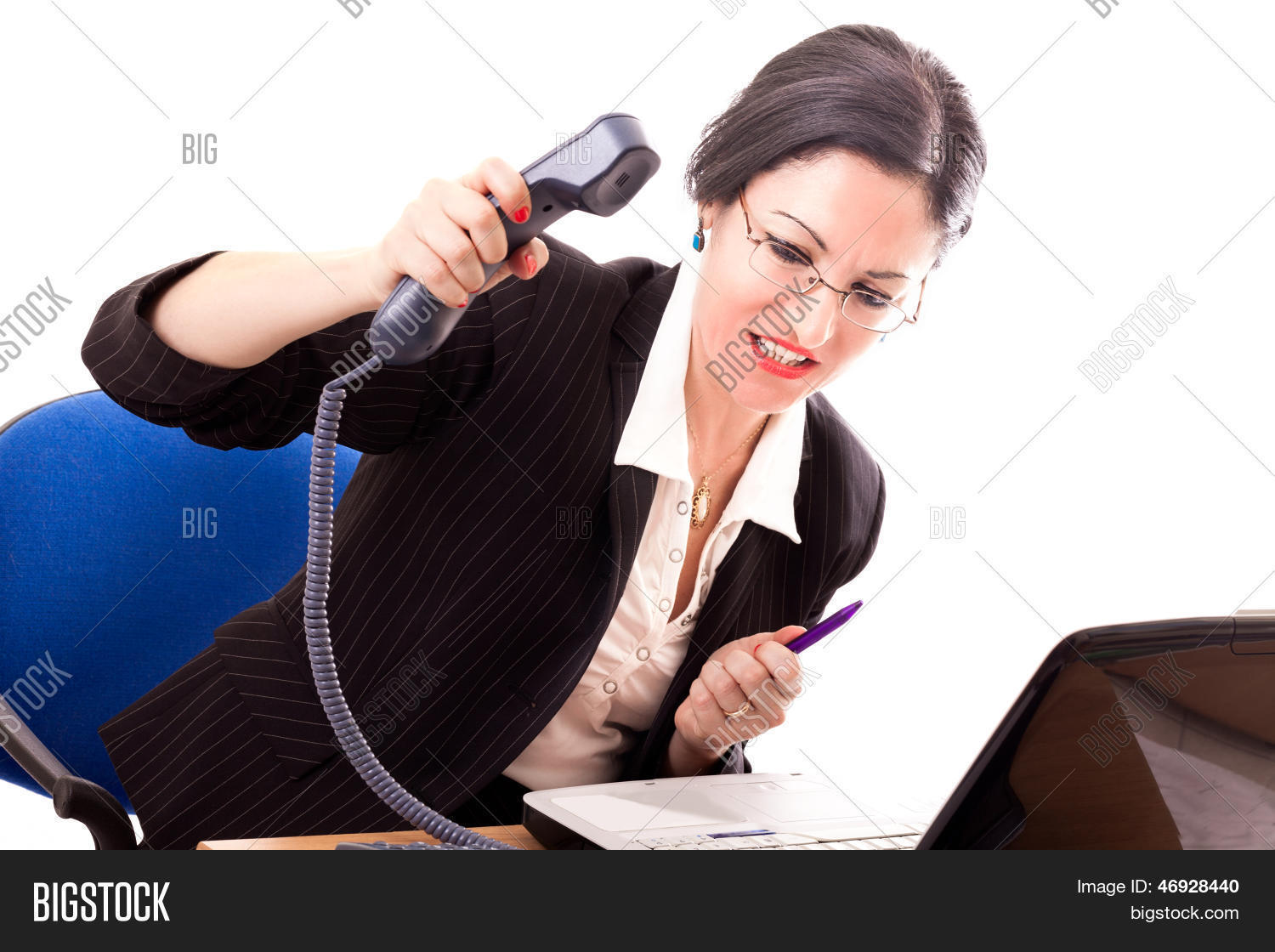 Повешенная трубка телефона. Телефонная трубка в руке. Телефонная трубка в руке. Повесить трубку. Старая телефонная трубка.