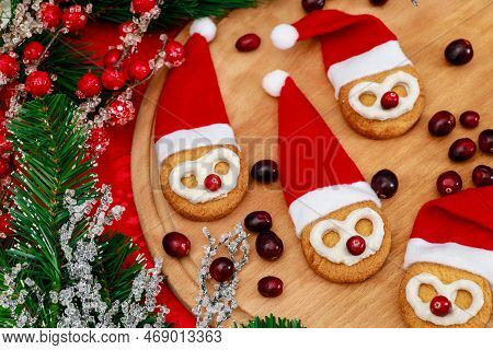 An Idea For Making Christmas Shortbread Cookies.