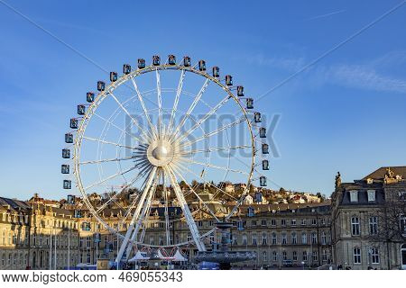 Stuttgart, Germany - January 7, 2023: Ferris Wheel In Stuttgart City In Front Of The New Castle In O