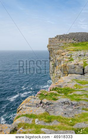 Dun Aengus, Antická pevnost na ostrově Inishmore, Aranskými ostrovy, Irsko