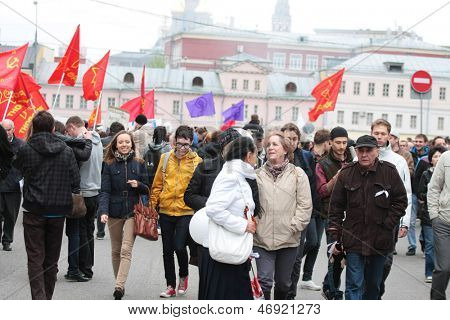 Moskva - 6. května: Účastníci protestní projev nesouhlasu, Bolotné náměstí v Moskvě,