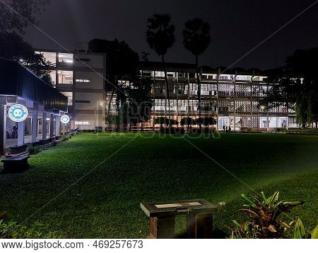Iit Bombay Main Building Night View, Night Landscape, Indian Institute Of Technology Bombay, Top Eng
