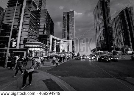 Toronto, Ontario, Canada - 09 23 2022: Autumn Evening View Along Younge Street In North York Neighbo