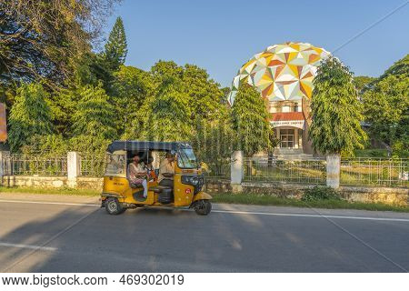 Puttaparthi, Andhra Pradesh, India - January 18, 2023: Yellow Rickshaw Taxis On A Road In Puttaparth